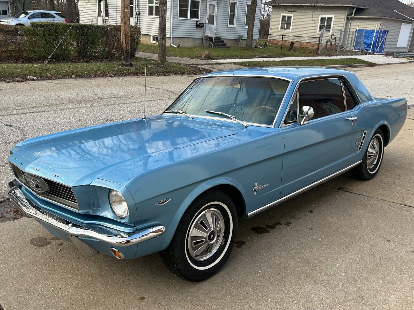 Ford-Mustang-Coupe-1966-73555-7