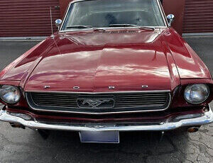 Ford-Mustang-Coupe-1966-Burgundy-Black-0-5