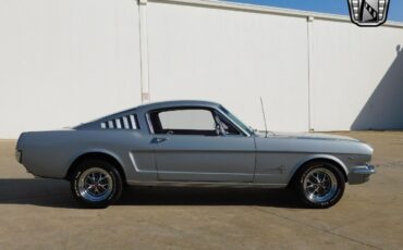 Ford-Mustang-Coupe-1966-Gray-Red-80952-8