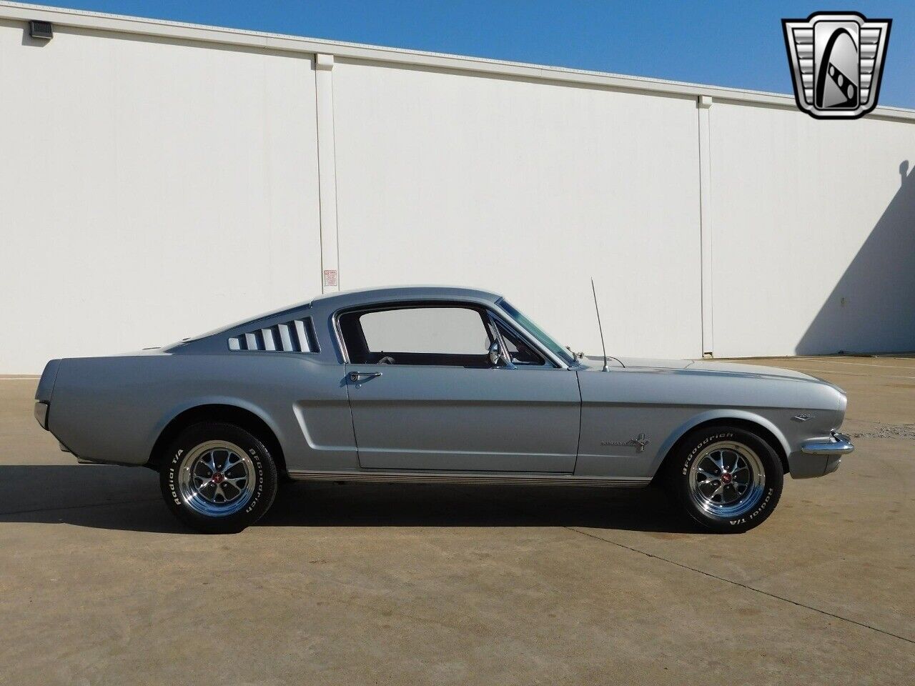 Ford-Mustang-Coupe-1966-Gray-Red-80952-8