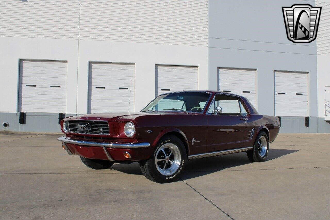 Ford-Mustang-Coupe-1966-Maroon-Tan-157365-2