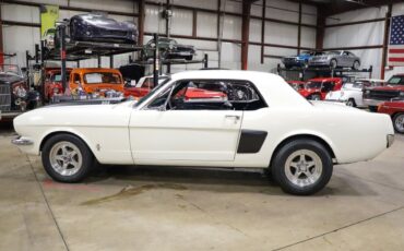 Ford-Mustang-Coupe-1966-White-Black-113468-3