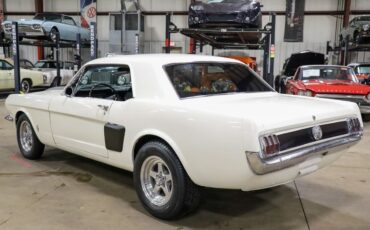 Ford-Mustang-Coupe-1966-White-Black-113468-5