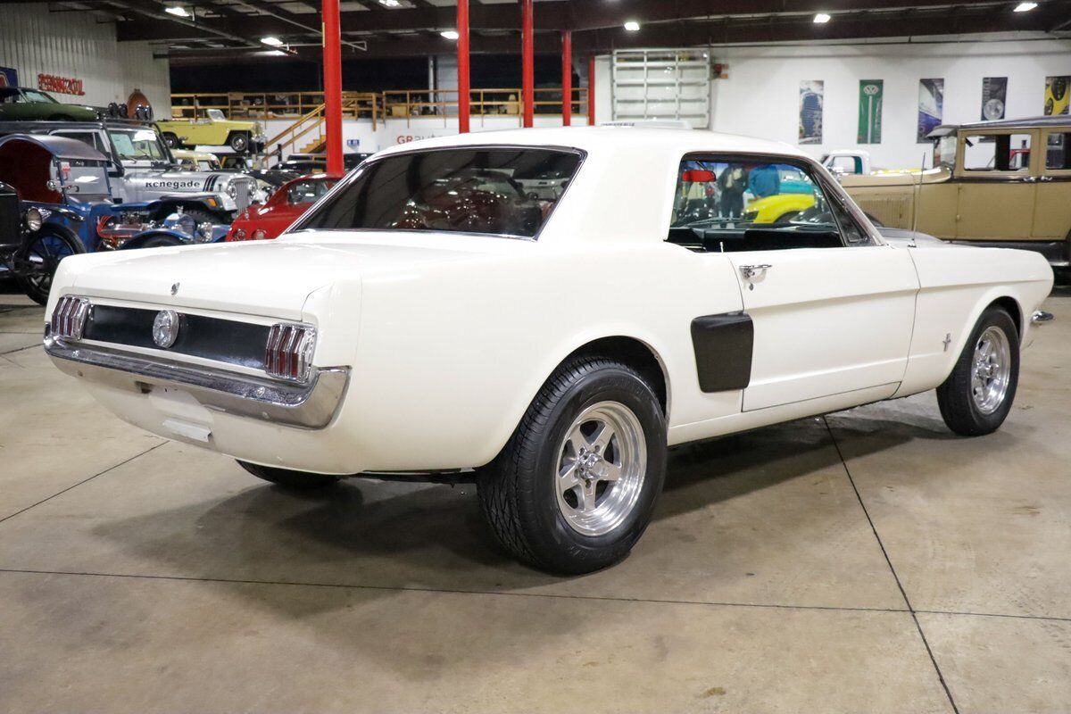 Ford-Mustang-Coupe-1966-White-Black-113468-7