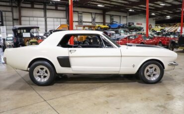 Ford-Mustang-Coupe-1966-White-Black-113468-9