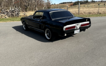 Ford-Mustang-Coupe-1967-Black-Black-0-2