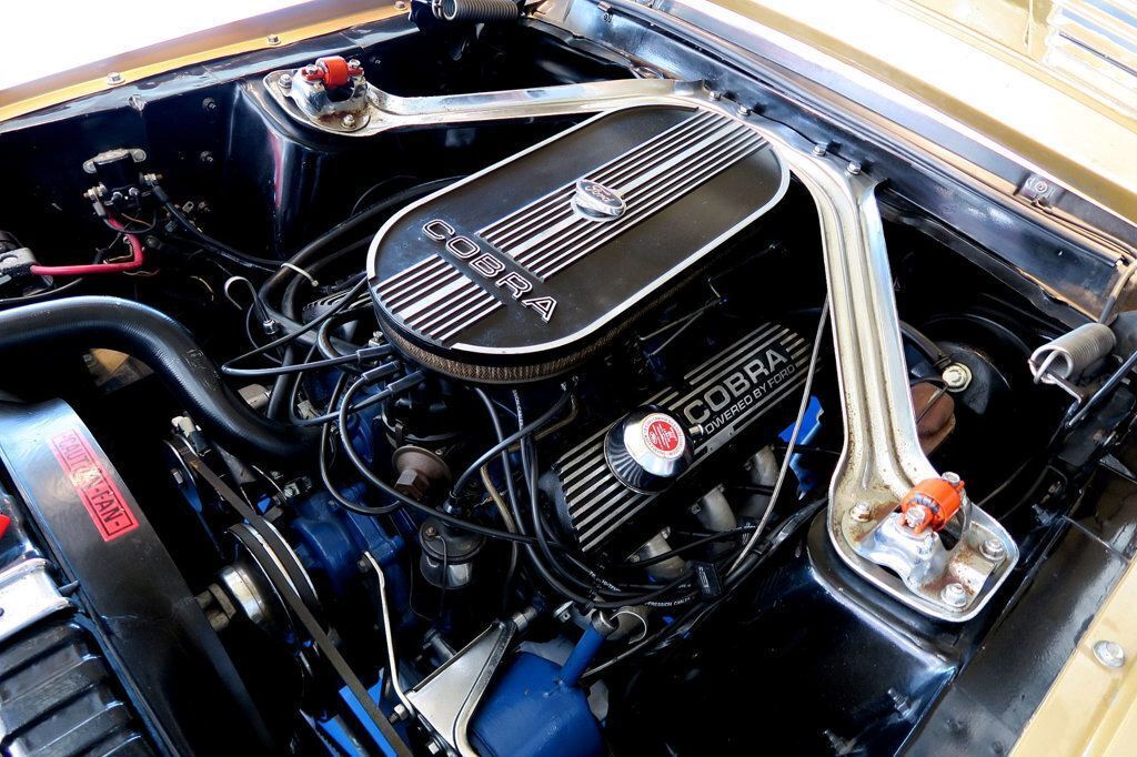 Ford-Mustang-Coupe-1968-Gold-Black-114244-18