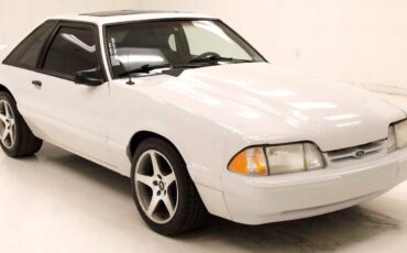 Ford-Mustang-Coupe-1993-White-Black-226316-5