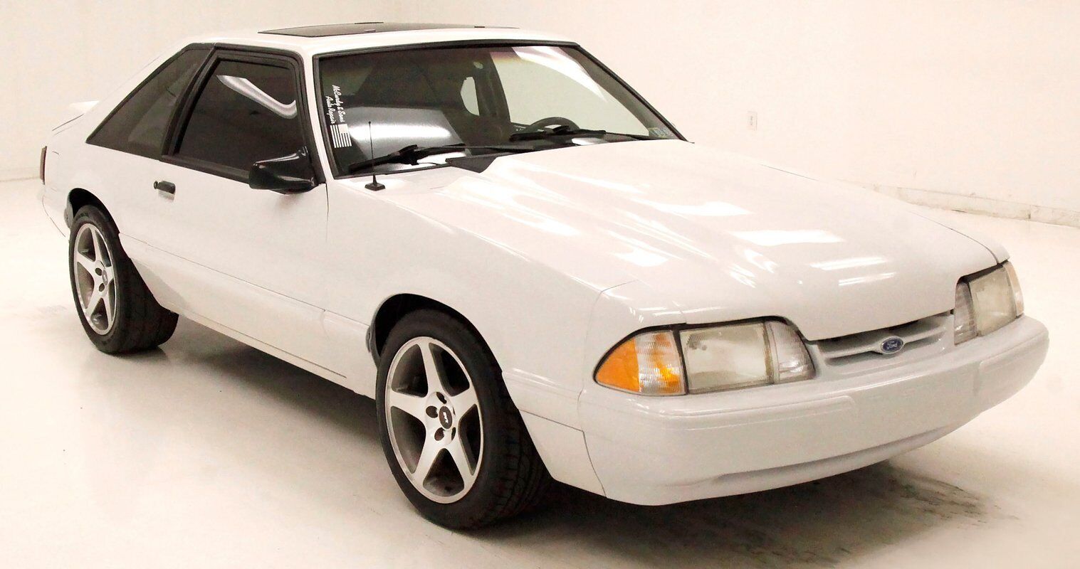 Ford-Mustang-Coupe-1993-White-Black-226316-5