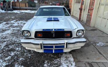 Ford-Mustang-cobra-1976-white-135185-1