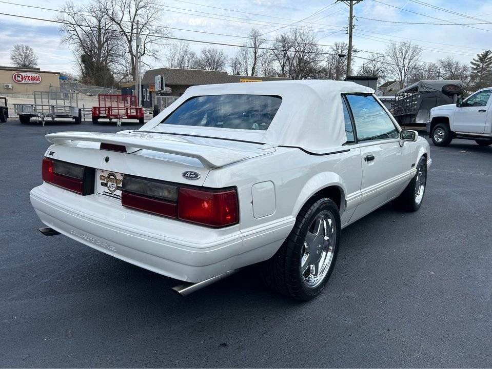 Ford-Mustang-convertible-1993-17