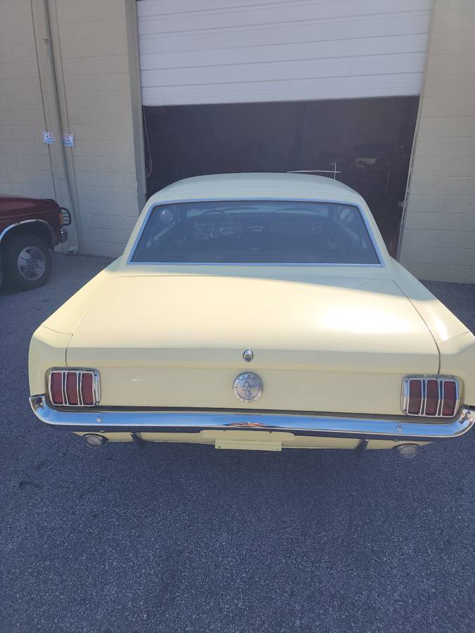 Ford-Mustang-coupe-1966-yellow-117482-4