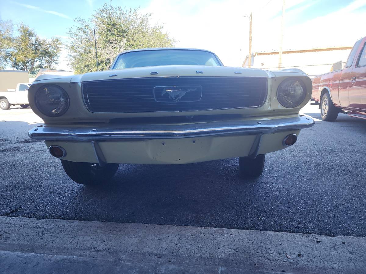 Ford-Mustang-coupe-1966-yellow-117482-7