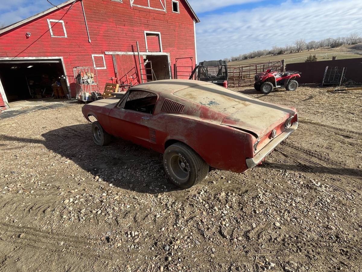 Ford-Mustang-fastback-1967