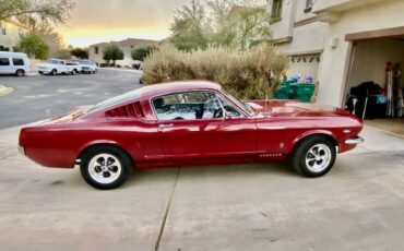 Ford-Mustang-fastback-gt-1966-6