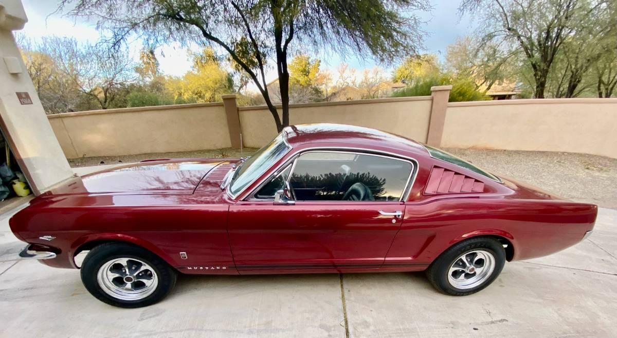 Ford-Mustang-fastback-gt-1966-7