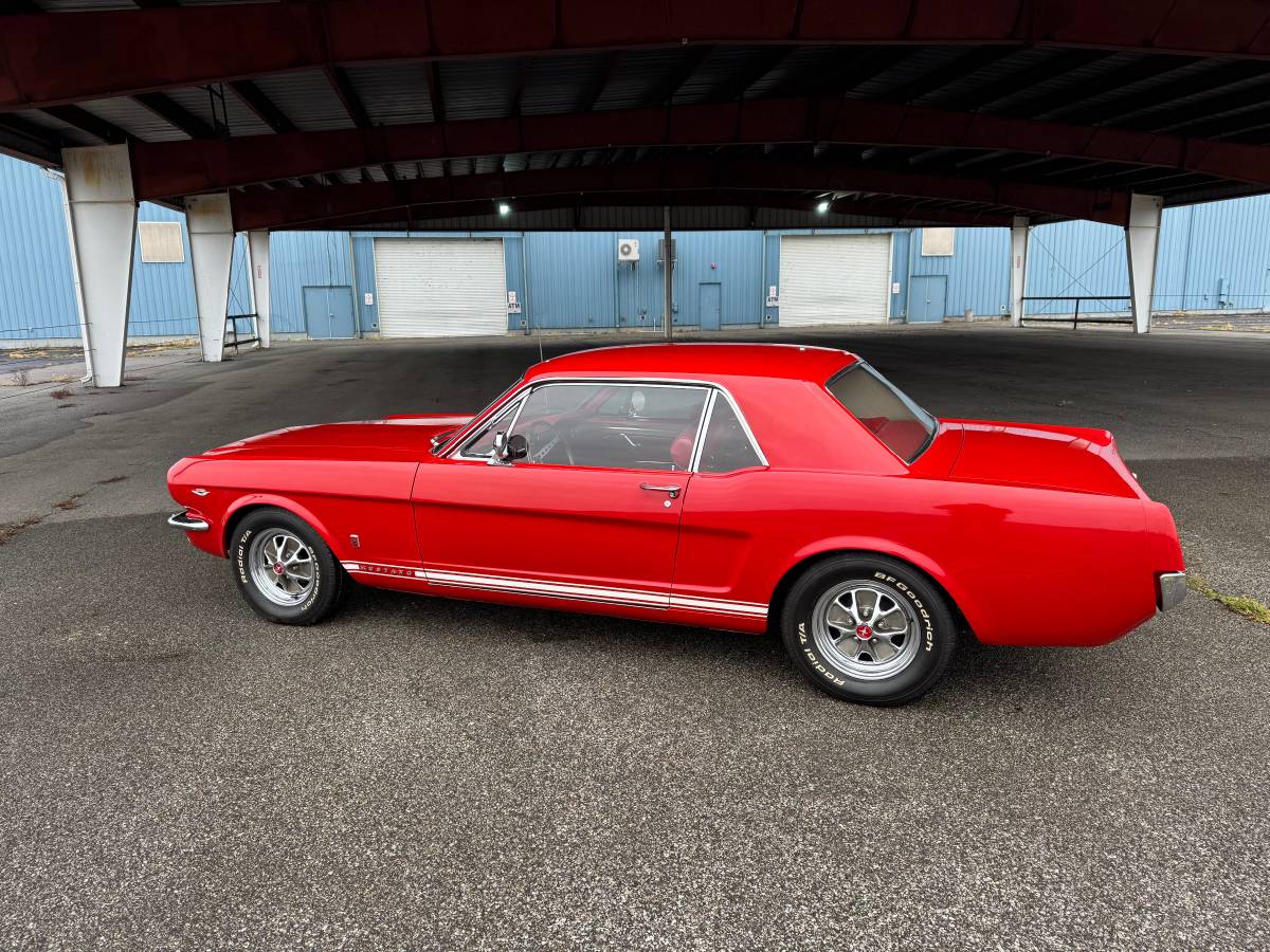 Ford-Mustang-gt-1965-3