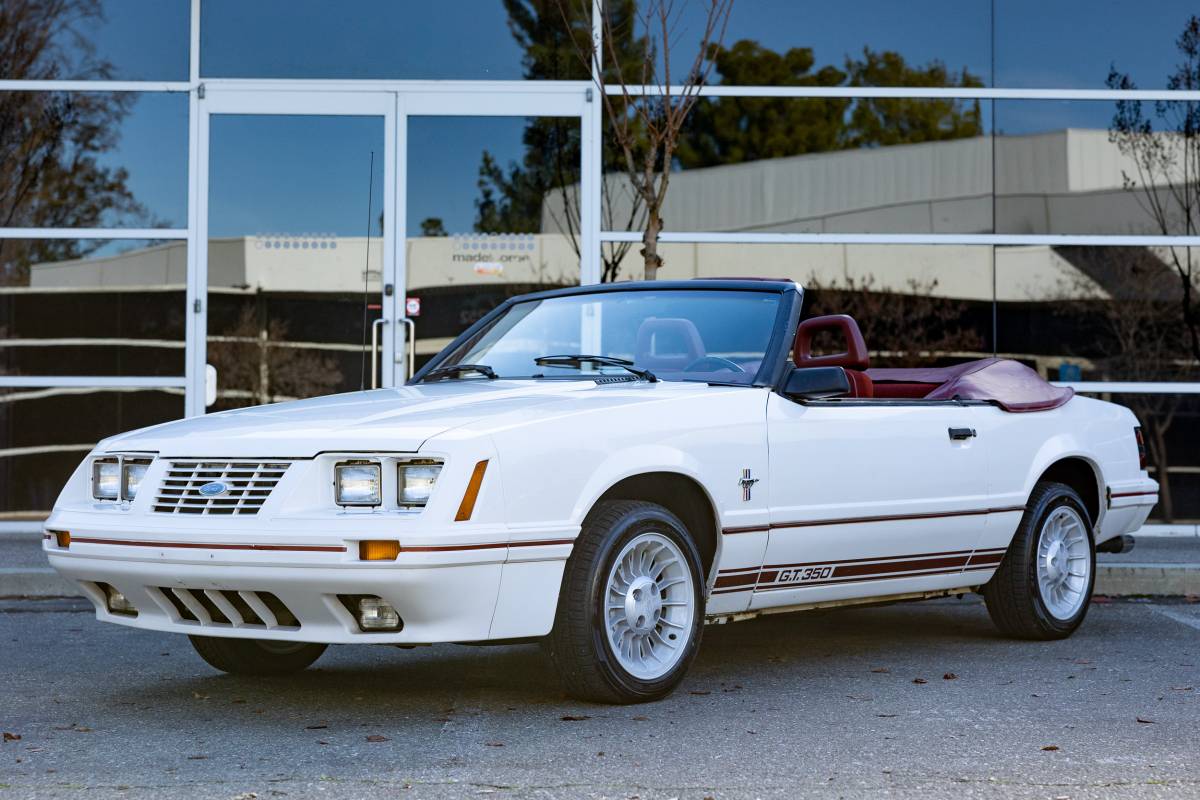 Ford-Mustang-gt-1984-5