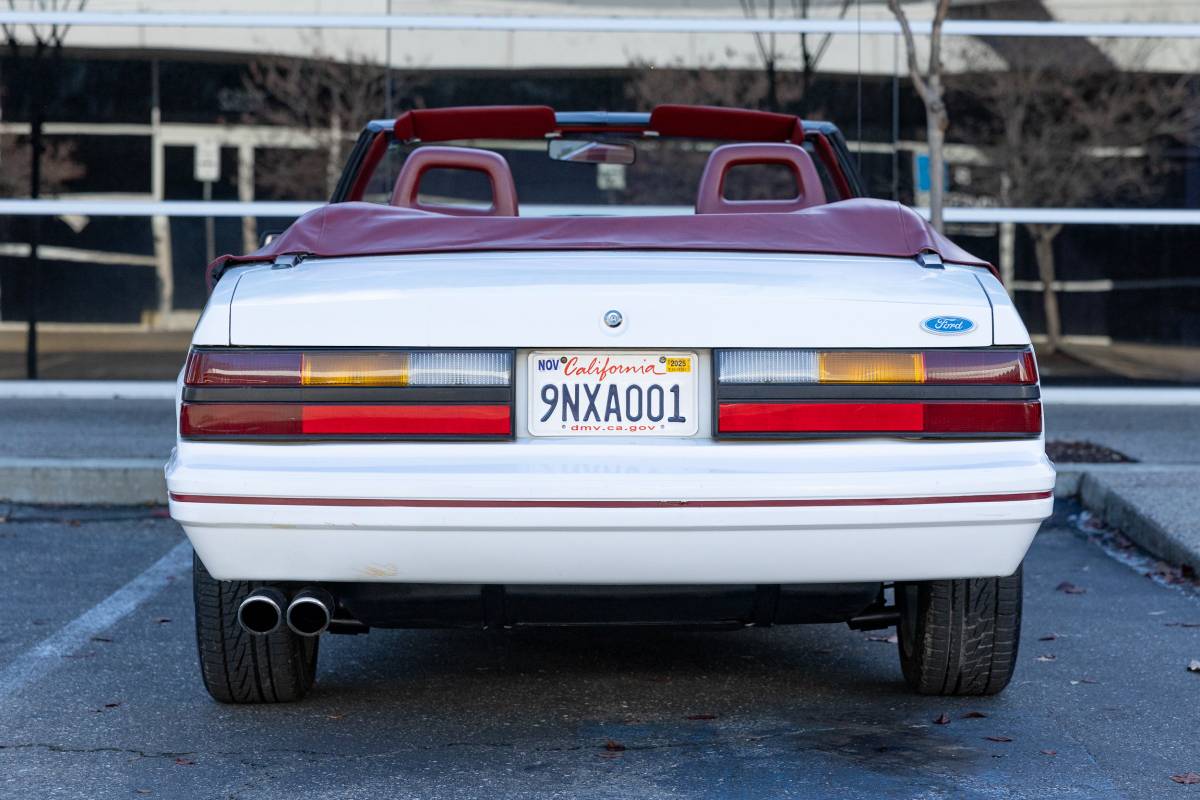 Ford-Mustang-gt-1984-7