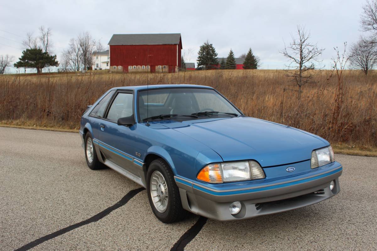 Ford-Mustang-gt-1989-19