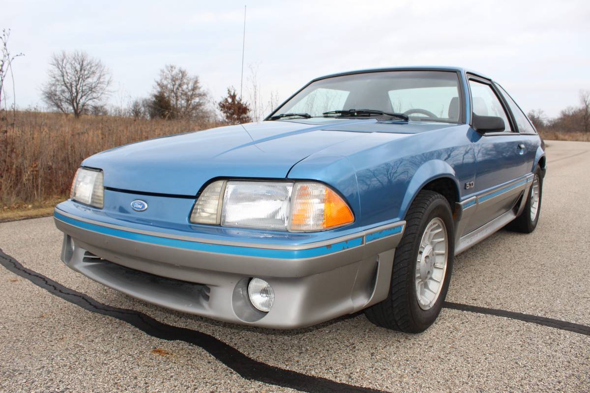 Ford-Mustang-gt-1989-7