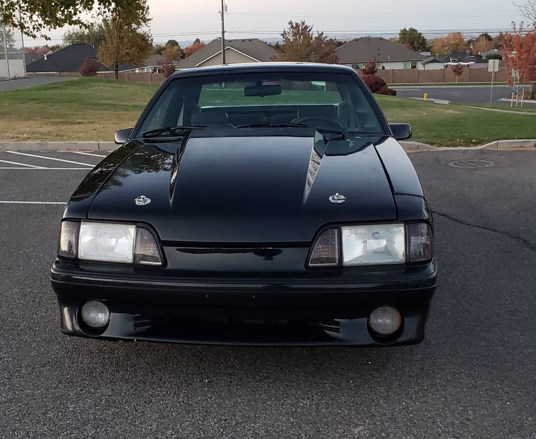 Ford-Mustang-gt-1990-1