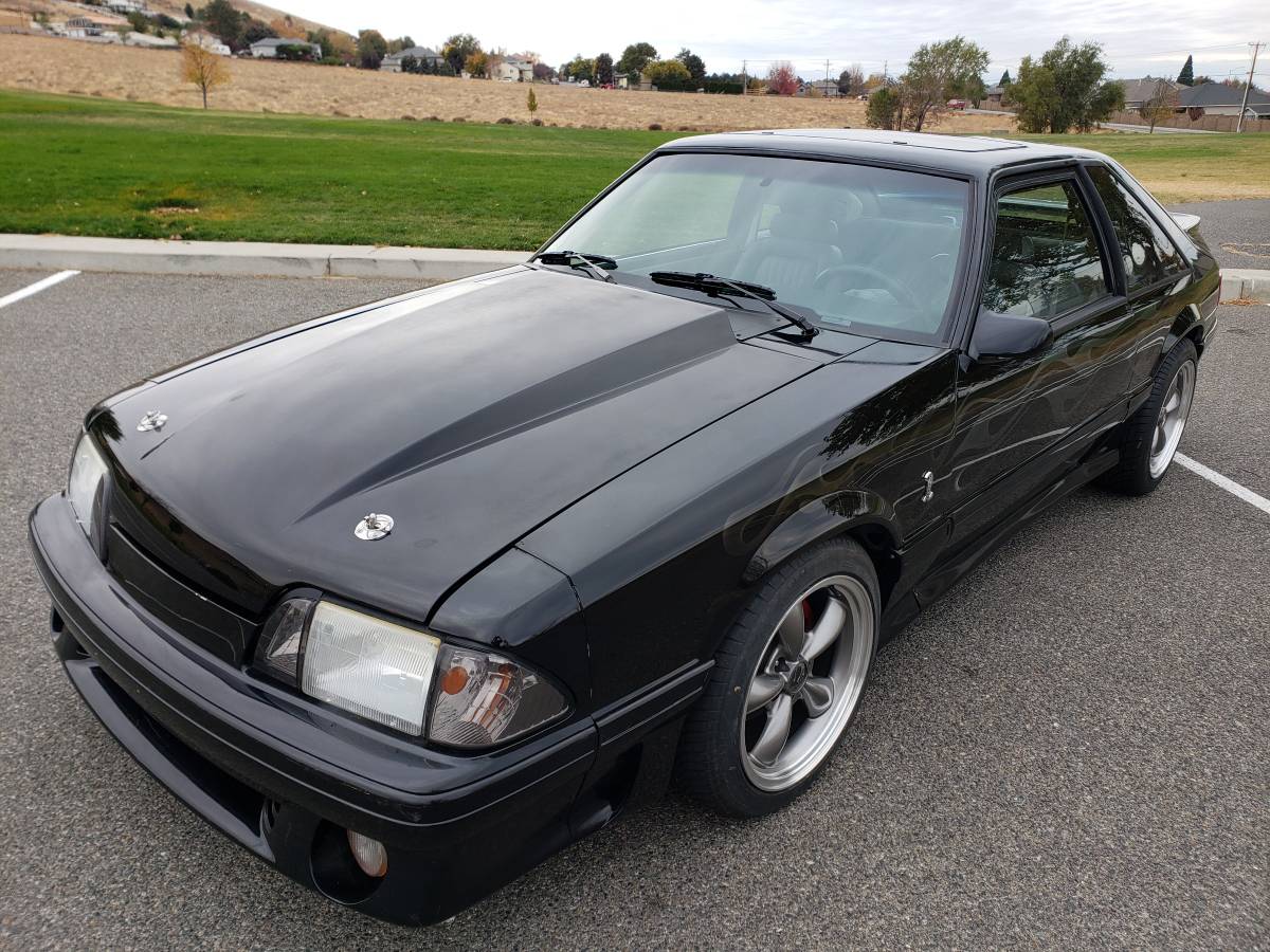 Ford-Mustang-gt-1990-12