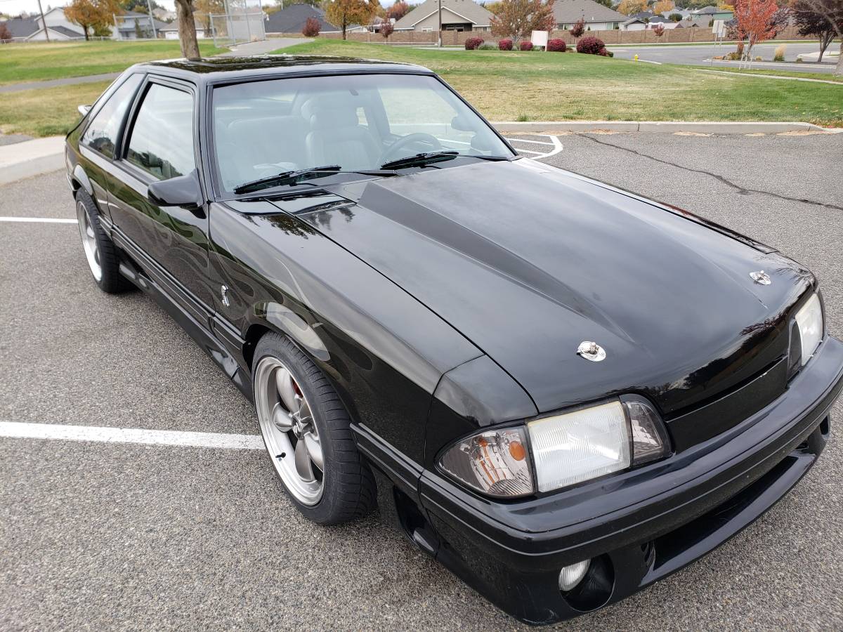 Ford-Mustang-gt-1990-13