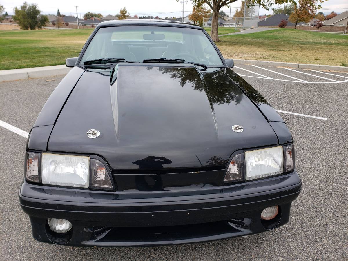 Ford-Mustang-gt-1990-14