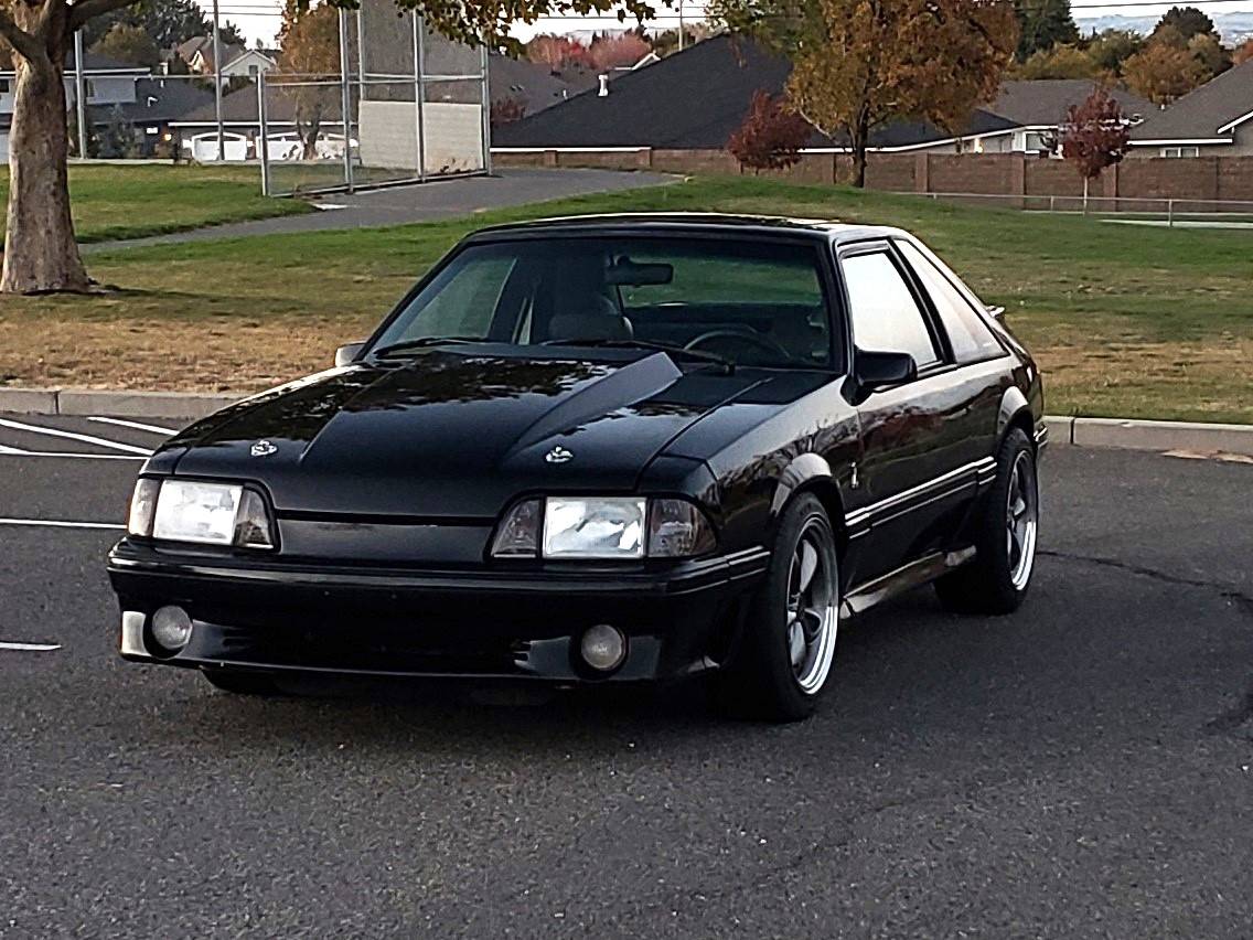 Ford-Mustang-gt-1990