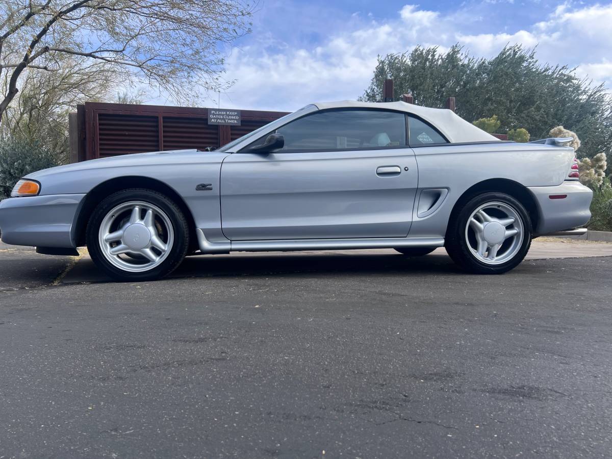 Ford-Mustang-gt-1995-8