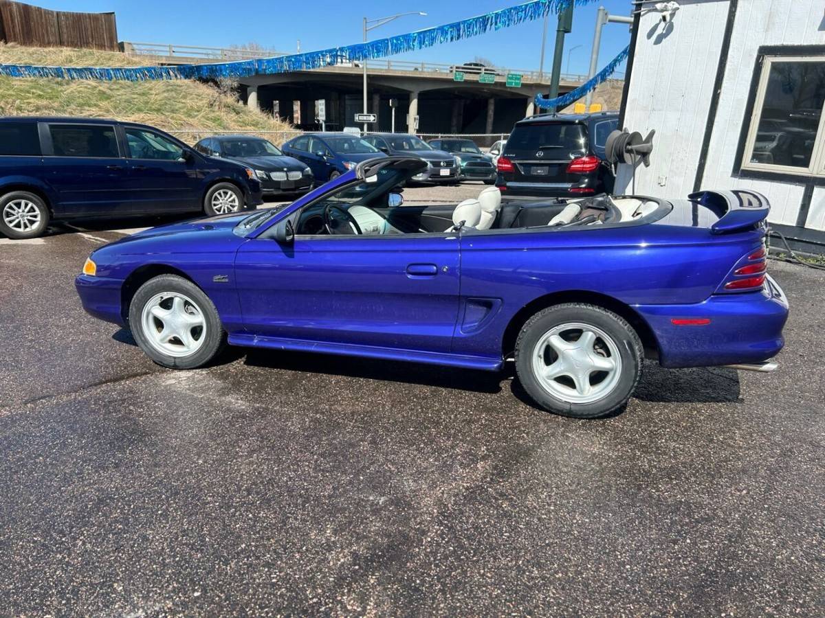 Ford-Mustang-gt-2dr-convertible-1995-5