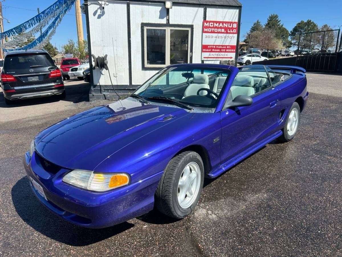 Ford-Mustang-gt-2dr-convertible-1995