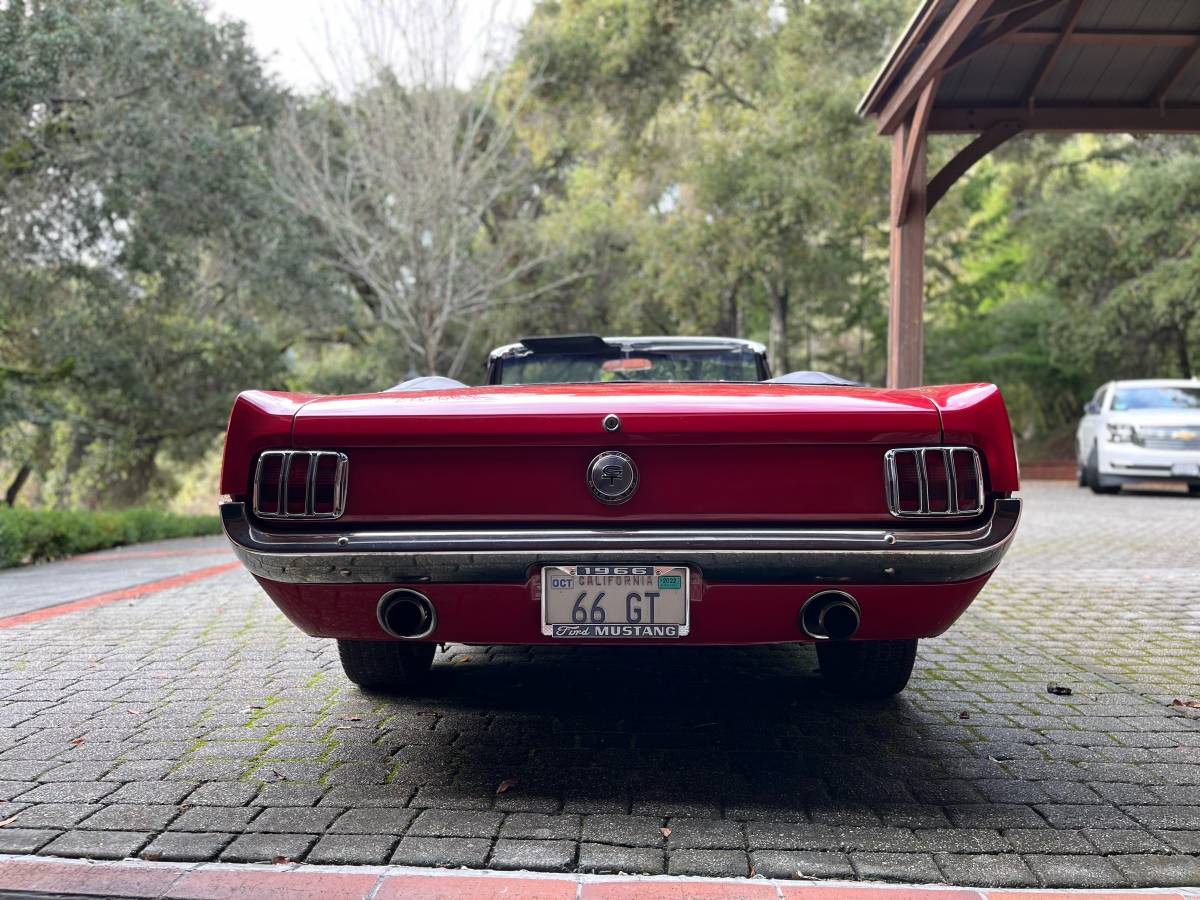 Ford-Mustang-gt-convertible-1966-3