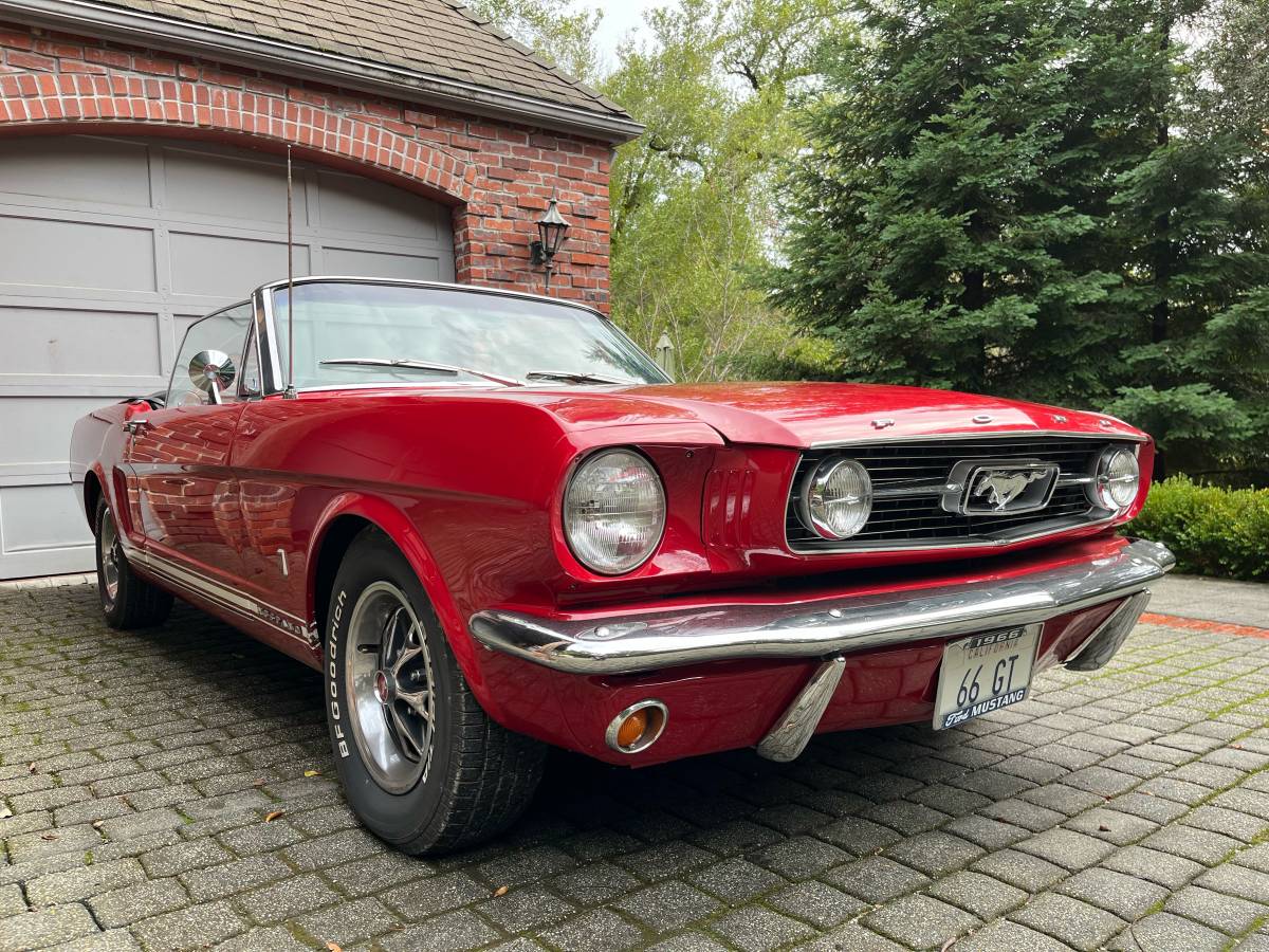 Ford-Mustang-gt-convertible-1966-9