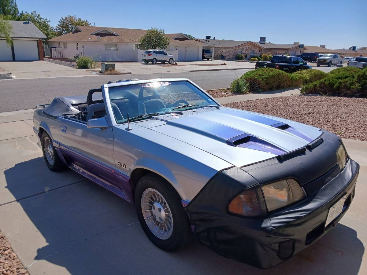 Ford-Mustang-gt-convertible-1986-4