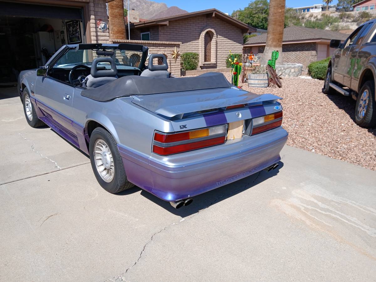 Ford-Mustang-gt-convertible-1986-6