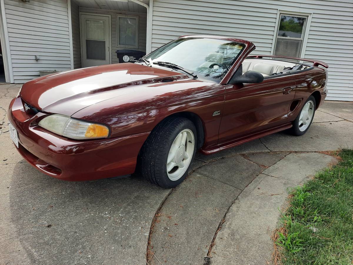 Ford-Mustang-gt-convertible-1994-red-140013-1