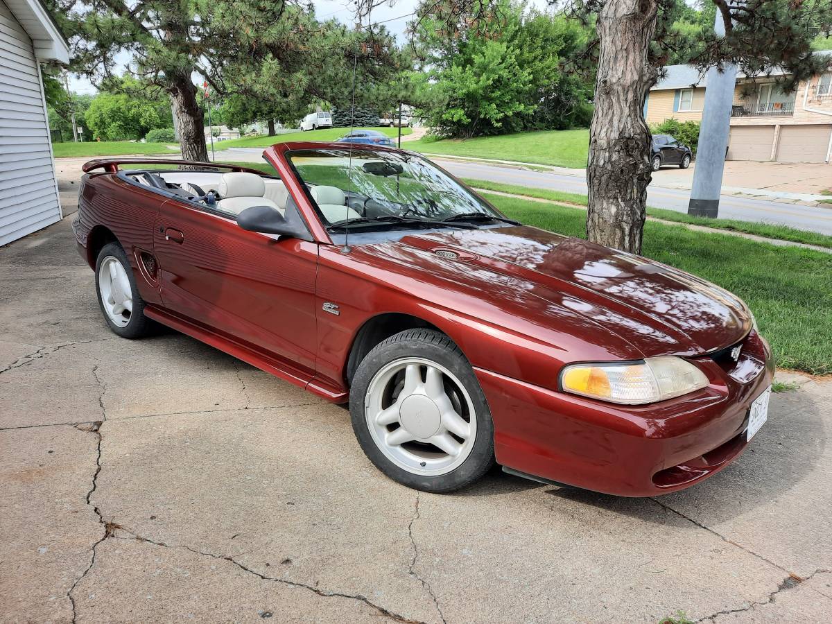 Ford-Mustang-gt-convertible-1994-red-140013