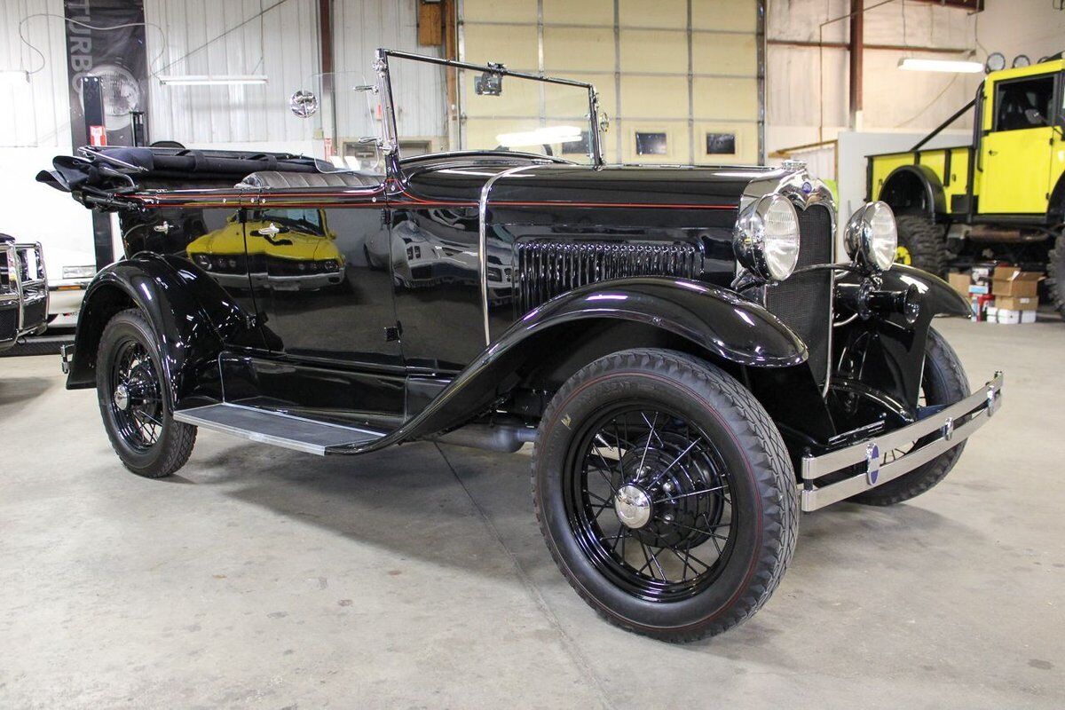 Ford-Phaeton-Cabriolet-1930-Black-Black-2-5