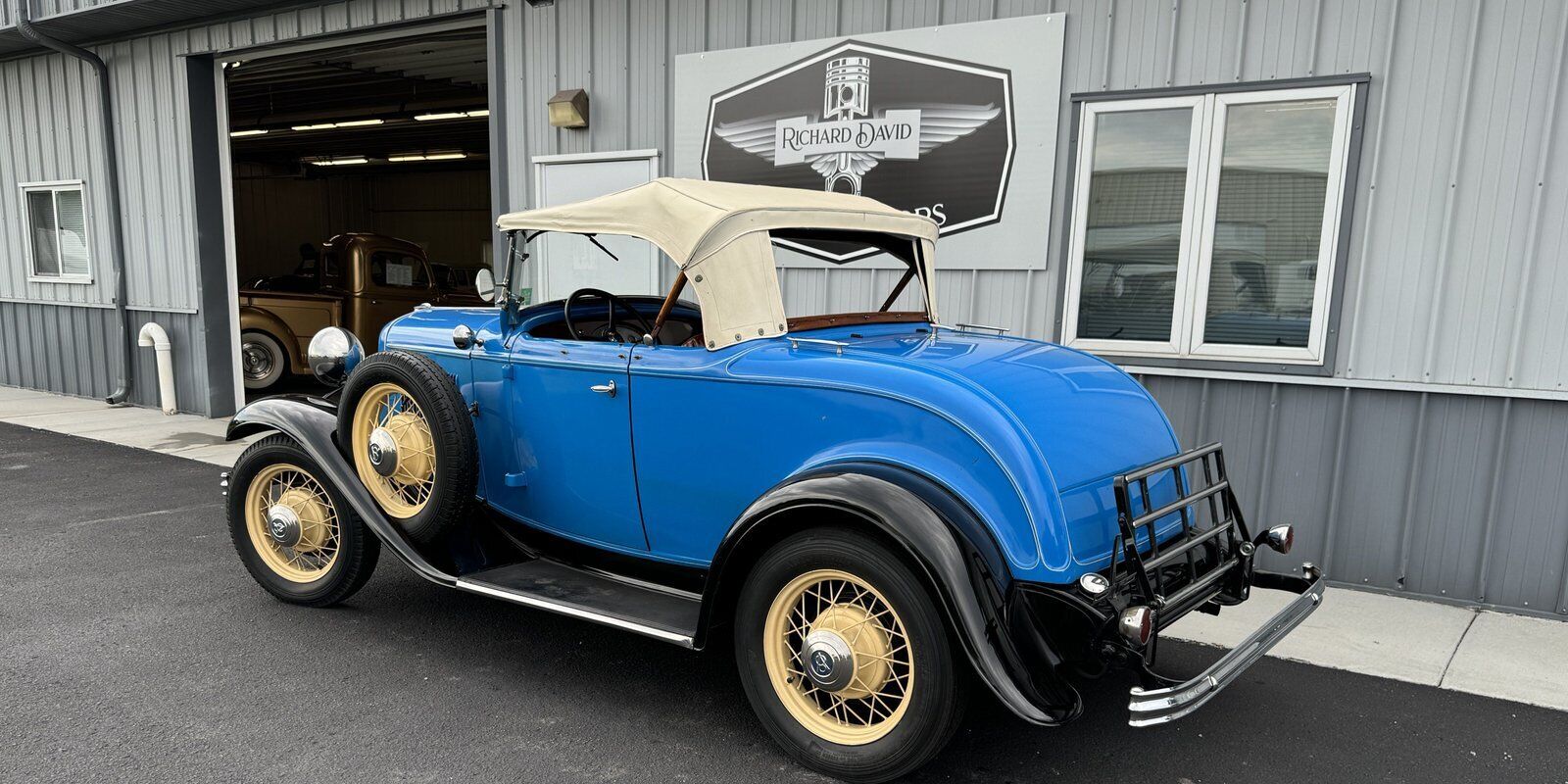 Ford-Roadster-1932-8