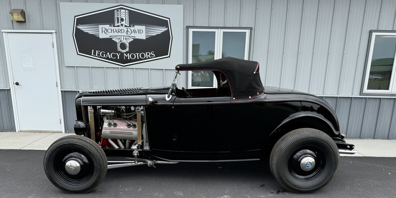 Ford-Roadster-1932-Black-3269-5