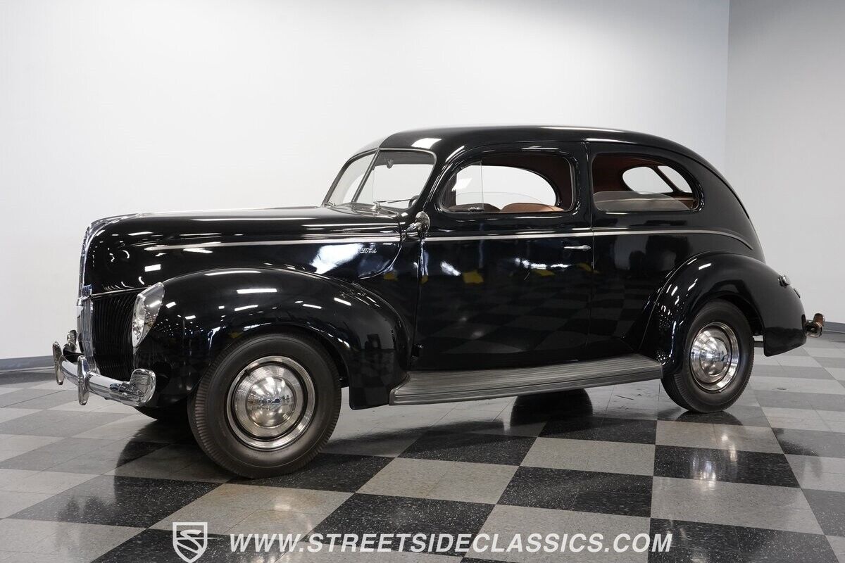 Ford-Standard-Berline-1940-Black-Tan-19-6