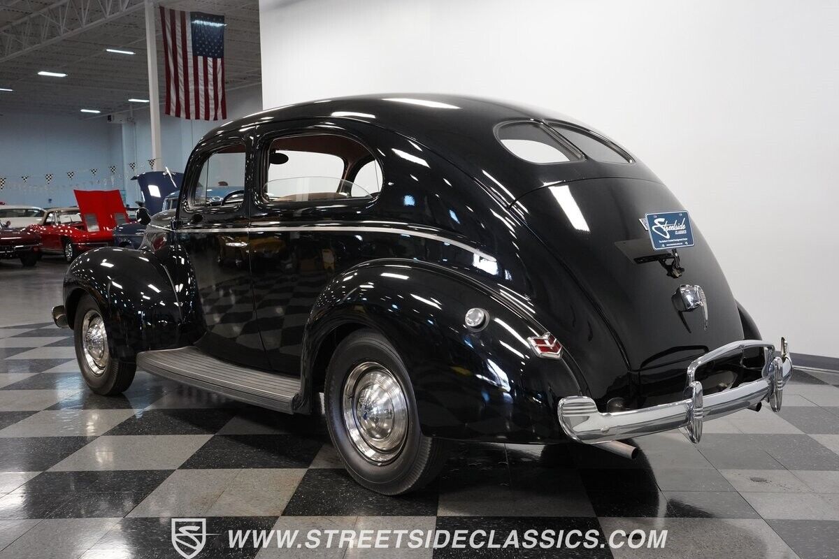 Ford-Standard-Berline-1940-Black-Tan-19-9