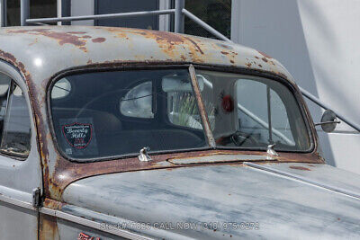 Ford-Standard-Deluxe-1940-Gray-Other-Color-0-8