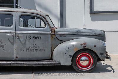 Ford-Standard-Deluxe-1940-Gray-Other-Color-0-9