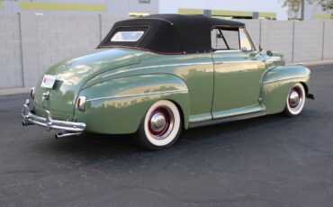 Ford-Super-DeLuxe-Cabriolet-1941-Green-Red-127288-2