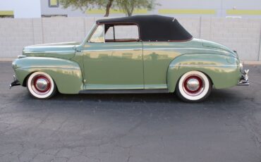 Ford-Super-DeLuxe-Cabriolet-1941-Green-Red-127288-5