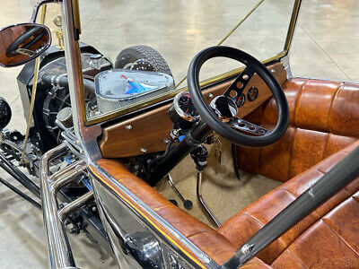 Ford-T-Bucket-Cabriolet-1925-13