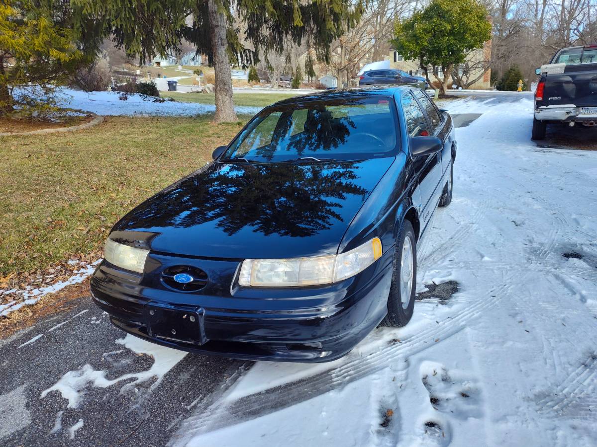 Ford-Taurus-sho-1993-2